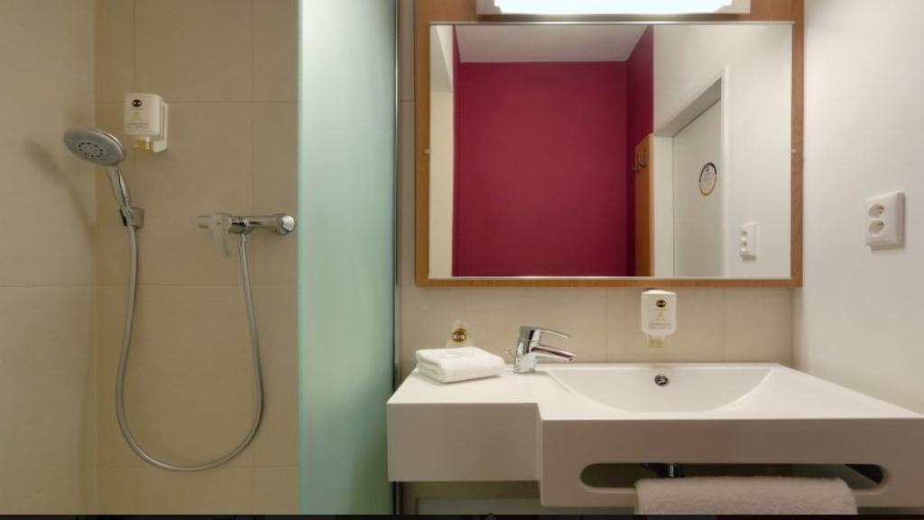 B&B Hotel Paris Romainville Noisy-Le-Sec Eksteriør billede